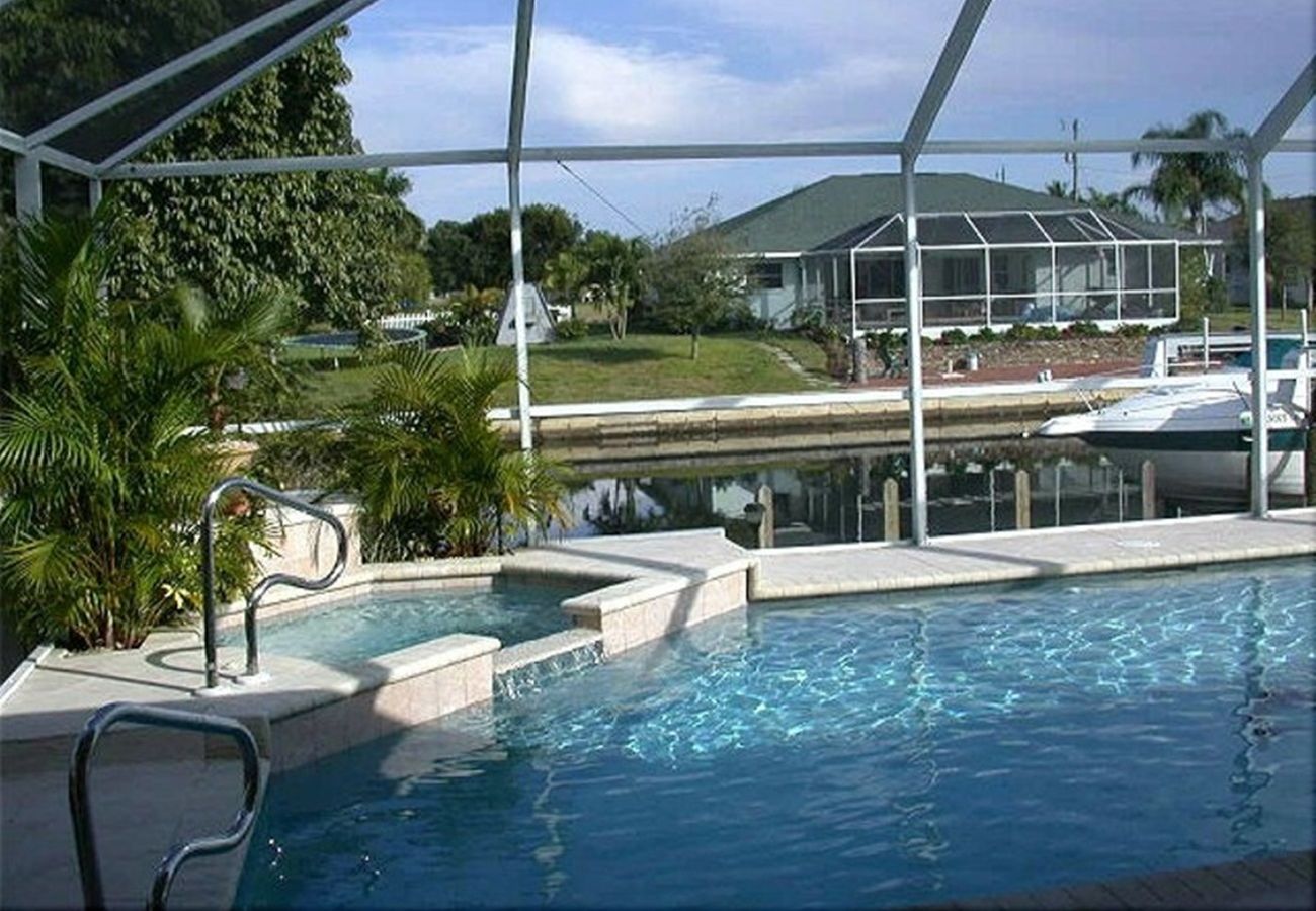 Haus in Cape Coral - 123Cape - Villa Pelican