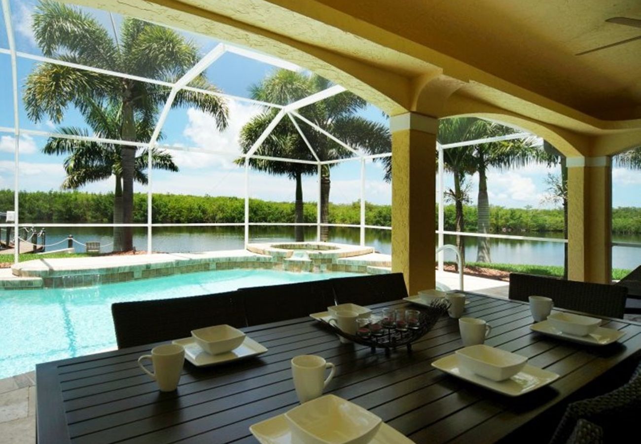 Villa in Cape Coral - 123CAPE - VILLA SUNSET COVE